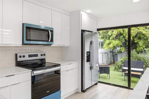 1260 NE 155th St, North Miami Beach FL - photo 8 of 37
