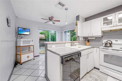 9834 SW 222nd St, Cutler Bay FL - photo 12 of 39