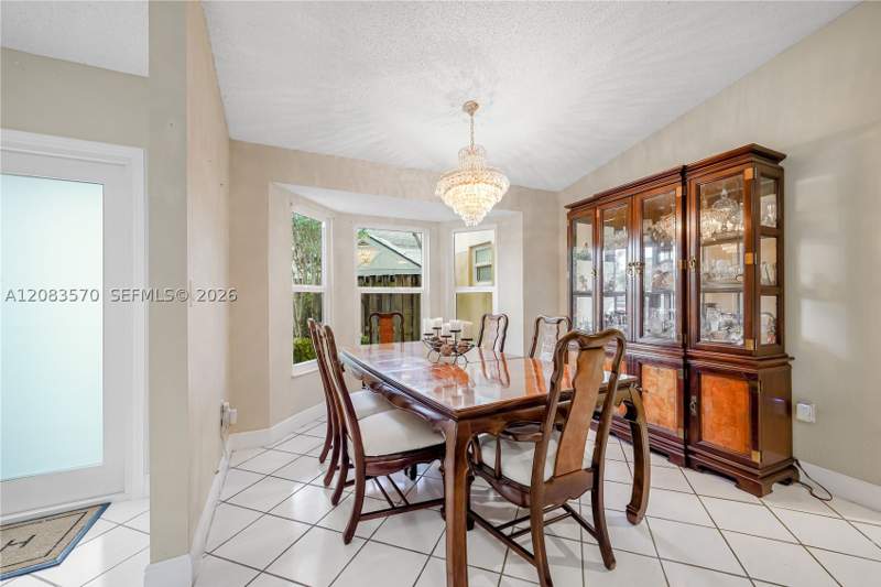 3 bedroom SingleFamilyResidence at 9834 SW 222nd St, Lakes By The Bay Sec 5, Cutler Bay — photo 2