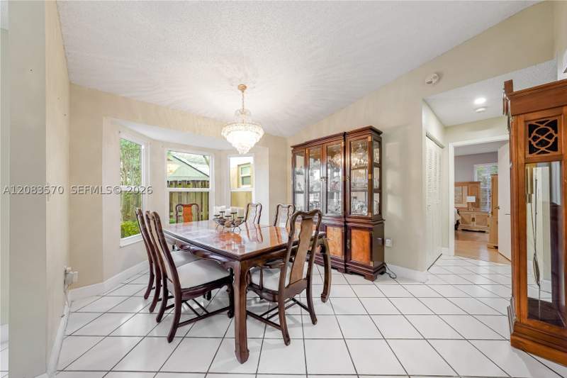 3 bedroom SingleFamilyResidence at 9834 SW 222nd St, Lakes By The Bay Sec 5, Cutler Bay — photo 3