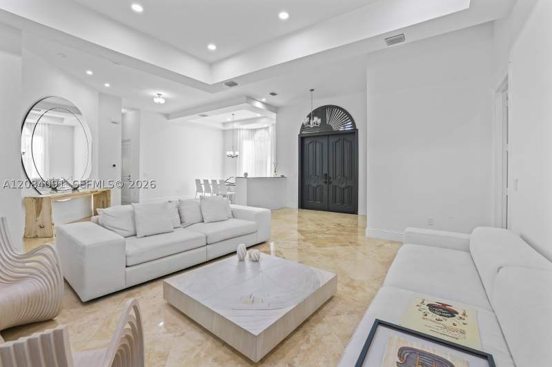 4 bedroom SingleFamilyResidence at 8095 SW 187th St, Cutler Country Groves 1st, Cutler Bay — photo 2