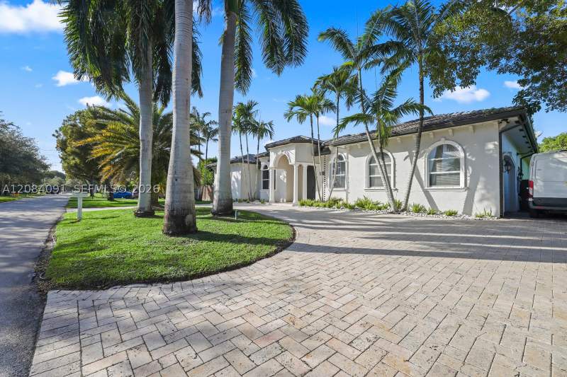 4 bedroom SingleFamilyResidence at 8095 SW 187th St, Cutler Country Groves 1st, Cutler Bay — photo 3