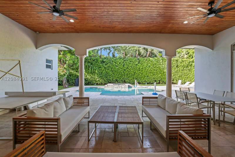 4 bedroom SingleFamilyResidence at 8095 SW 187th St, Cutler Country Groves 1st, Cutler Bay — photo 4