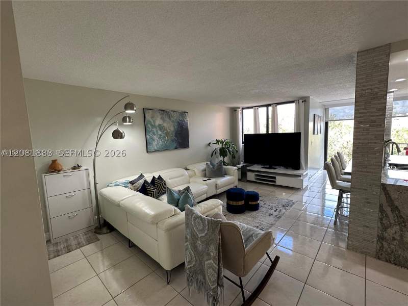 3 bedroom Condominium at 9410 W Flagler St 410, Versialles Gardens II Con, Miami — photo 2