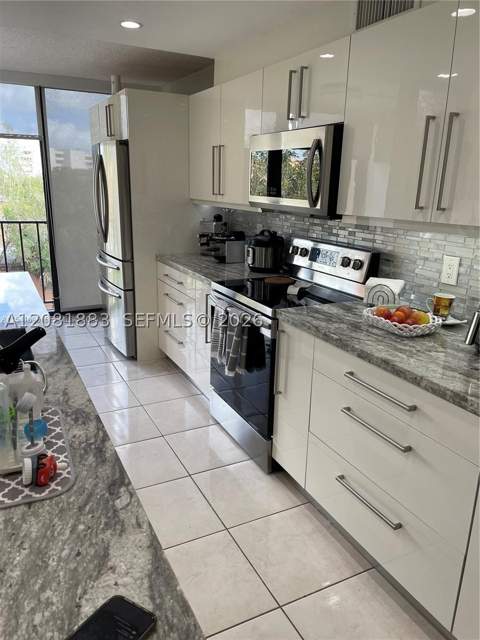 9410 W Flagler St 410, Miami FL - photo 6 of 21