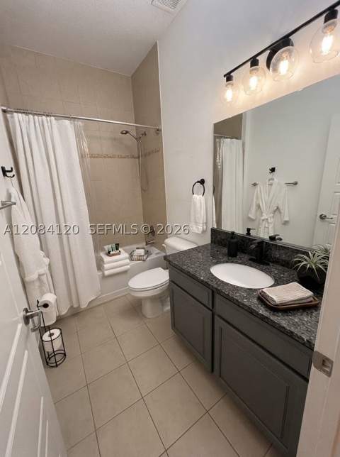878 NE 191st St, Miami FL - photo 10 of 22