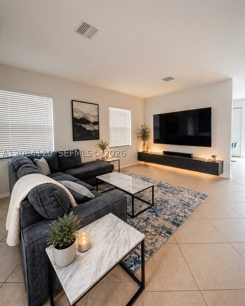 3 bedroom SingleFamilyResidence at 878 NE 191st St, Champion Lakes, Miami — photo 4
