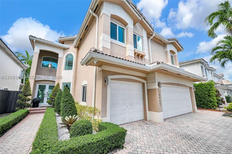 5 bedroom SingleFamilyResidence at 10957 NW 73rd Ter, Doral Isles St Croix, Doral — photo 5