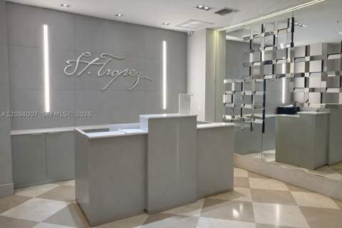 250 NE Sunny Isles Blvd Th-407, Sunny Isles Beach FL - photo 15 of 18