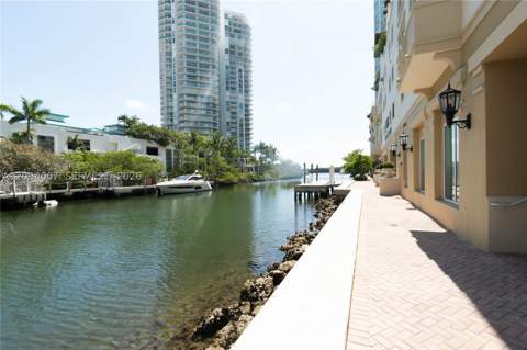 250 NE Sunny Isles Blvd Th-407, Sunny Isles Beach FL - photo 18 of 18