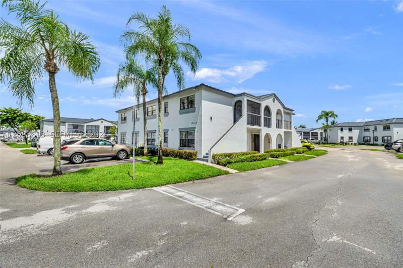 2 bedroom Condominium at 18226 Mediterranean Blvd 7-16, Moors Pointe Condo, Hialeah — photo 2