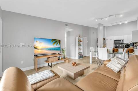 18226 Mediterranean Blvd 7-16, Hialeah FL - photo 7 of 37