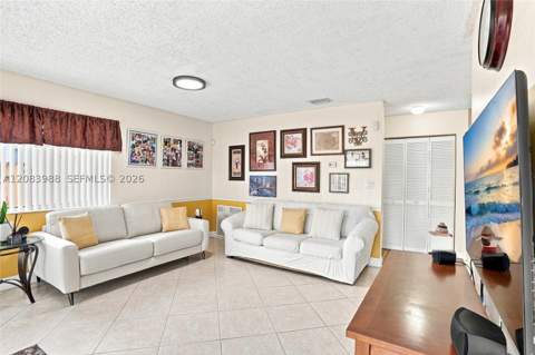 18209 NW 61st Ct, Hialeah FL - photo 14 of 45
