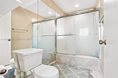 18209 NW 61st Ct, Hialeah FL - photo 23 of 45