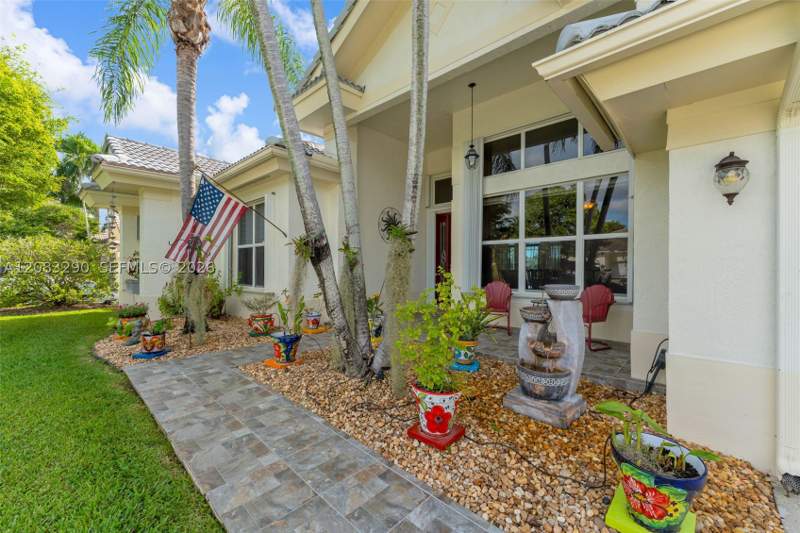 4 bedroom SingleFamilyResidence at 2825 Fairways Dr, Fairways At Keys Gate, Homestead — photo 2