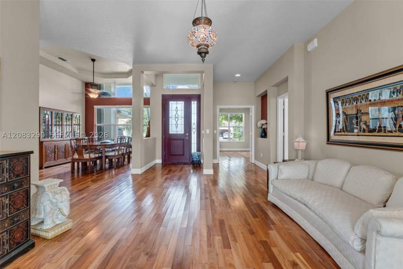 4 bedroom SingleFamilyResidence at 2825 Fairways Dr, Fairways At Keys Gate, Homestead — photo 4