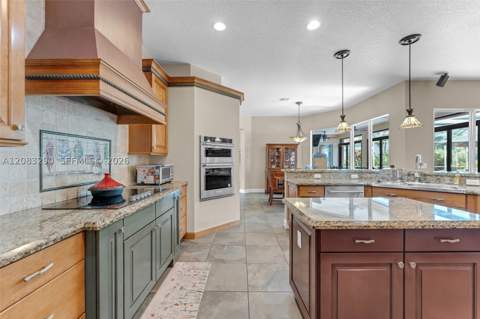 2825 Fairways Dr, Homestead FL - photo 8 of 35