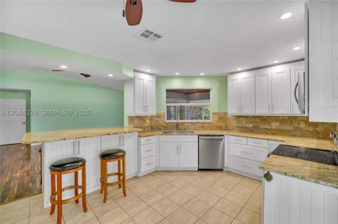 685 SE 25th Ln, Homestead FL - photo 16 of 52
