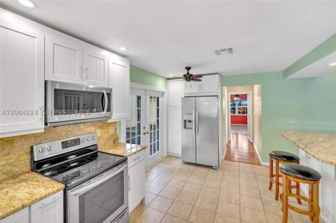 685 SE 25th Ln, Homestead FL - photo 17 of 52