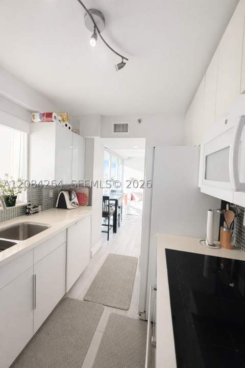 5900 Collins Ave 1405, Miami Beach FL - photo 12 of 41
