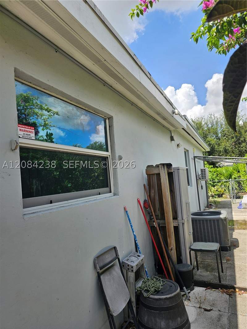 2 bedroom SingleFamilyResidence at 12145 NE 11th Ct, Palomar Sub, North Miami — photo 4
