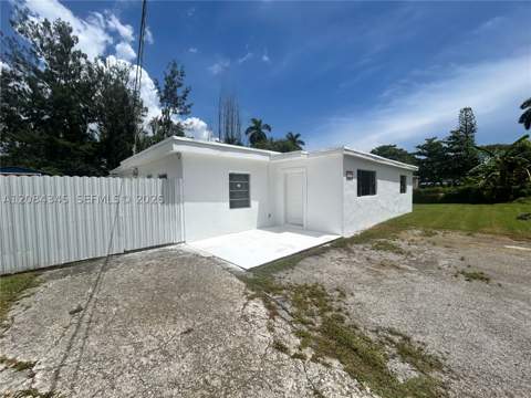 1843 NW 107th St, Miami FL - photo 6 of 65