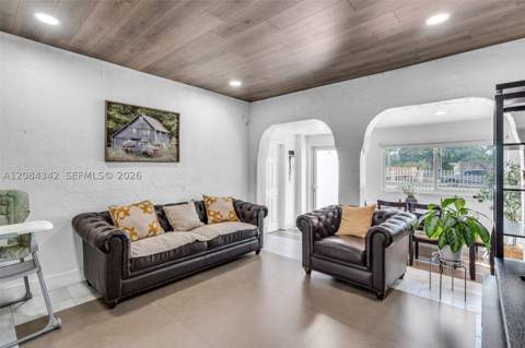1116 Opa Locka Blvd, Miami FL - photo 6 of 33