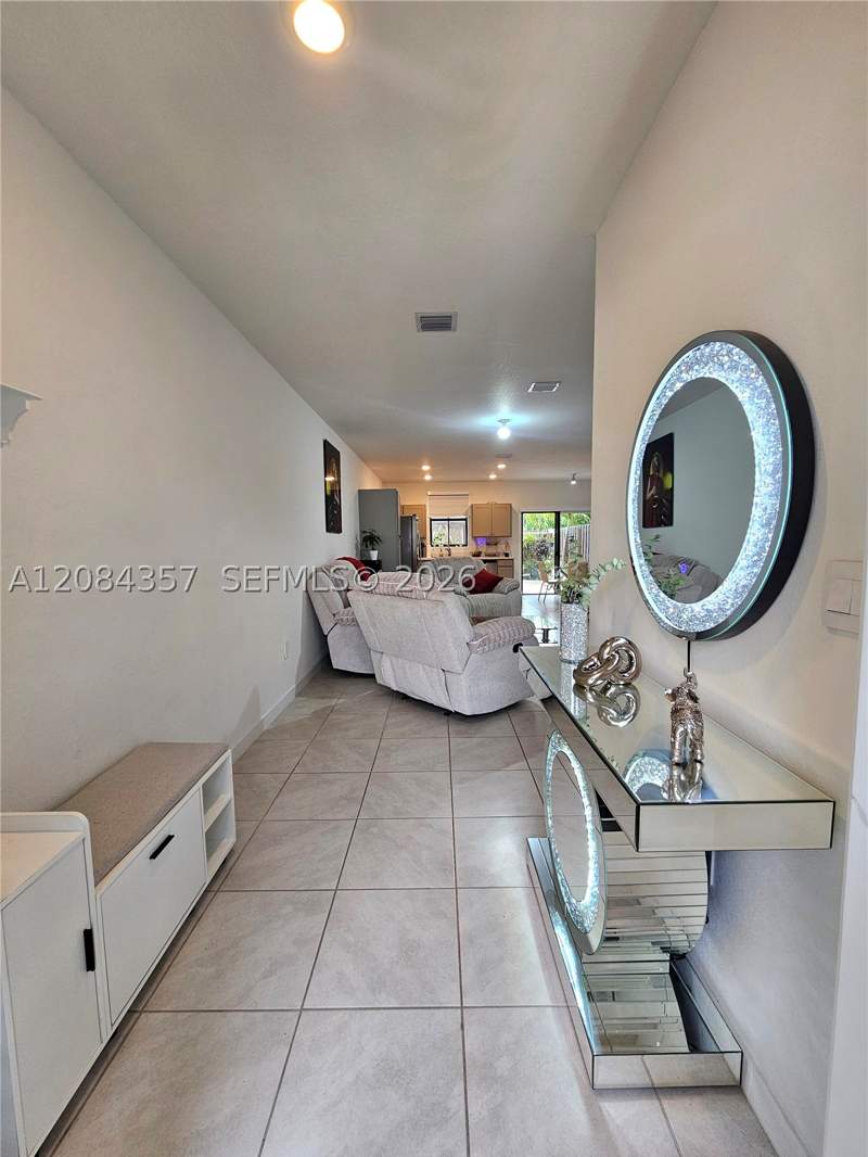 3 bedroom Townhouse at 300 NE 12th St, Miami Land And Developmen, Florida City — photo 5