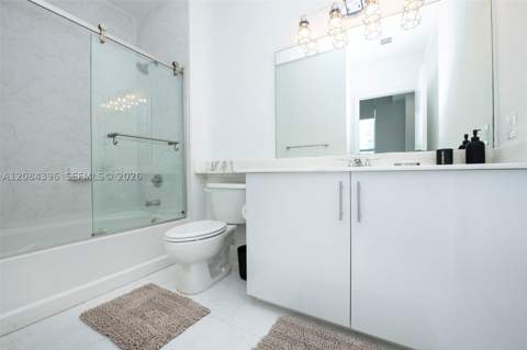234 NE 3rd St Uph01, Miami FL - photo 13 of 33