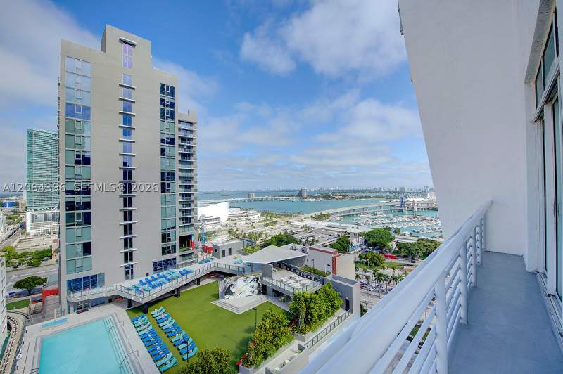 2 bedroom Condominium at 234 NE 3rd St Uph01, The Loft Downtown Condo, Miami — photo 2