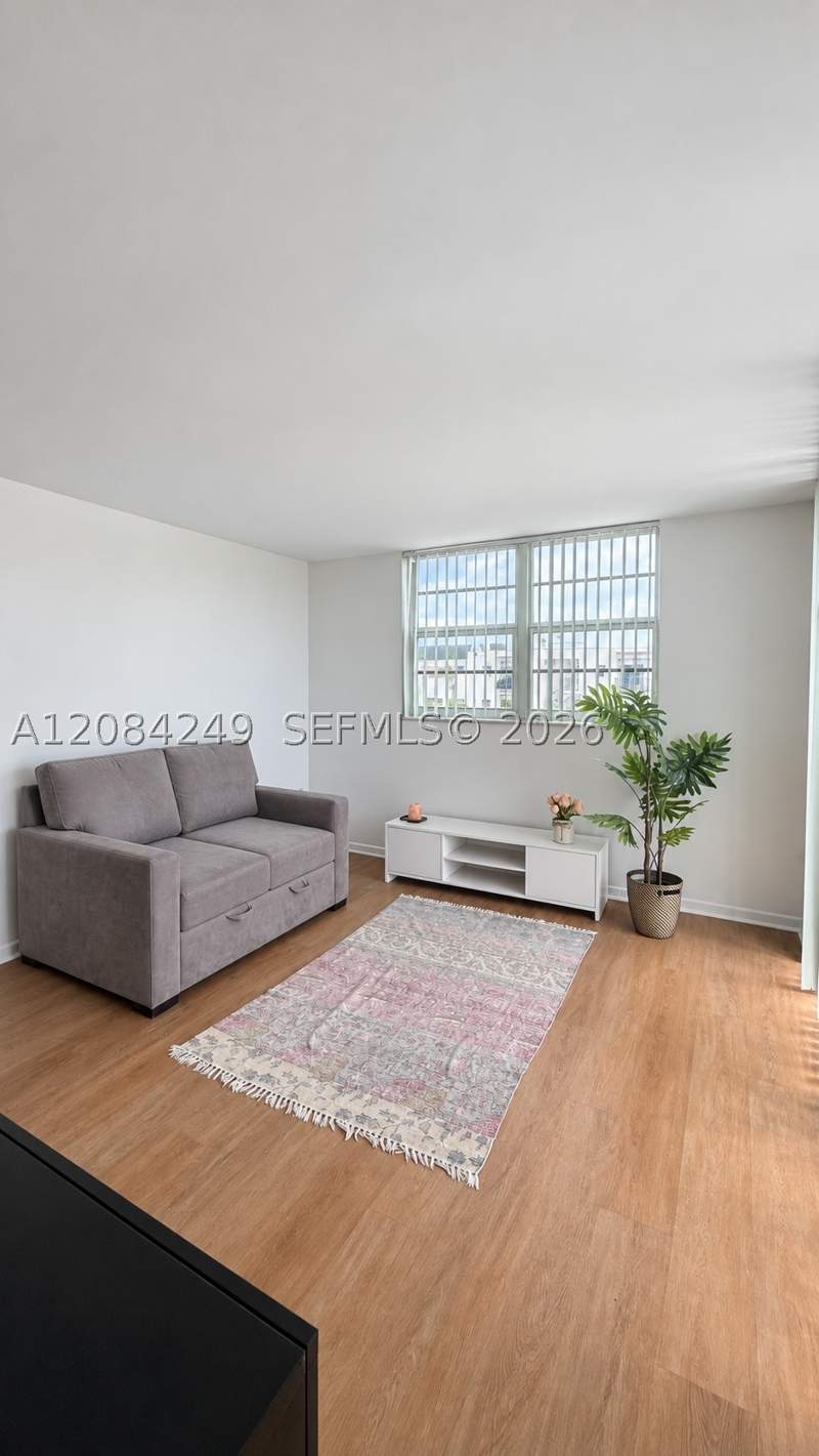 1 bedroom Condominium at 1990 Marseille Dr 407, Lisette Condo, Miami Beach — photo 5