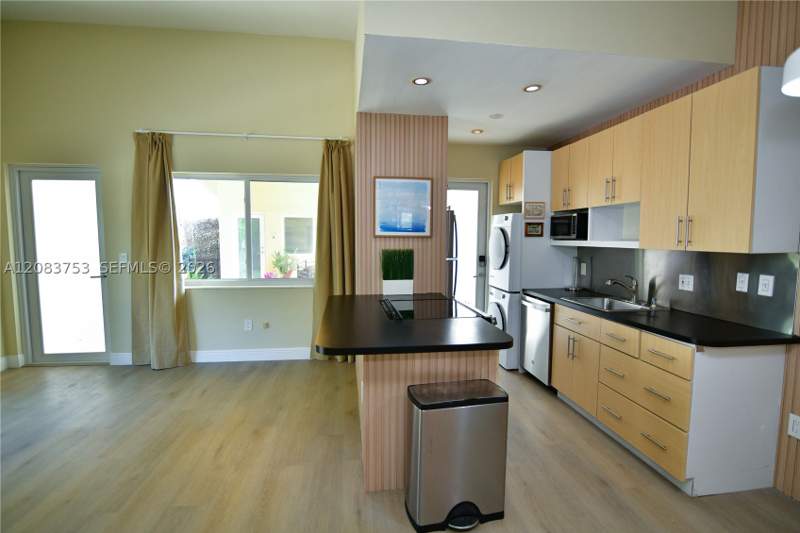 1 bedroom Condominium at 65 Washington Ave 26, Golden Dreams Condo, Miami Beach — photo 3