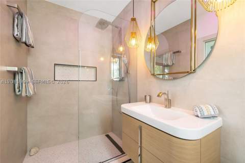 8818 Carlyle Ave, Surfside FL - photo 19 of 43