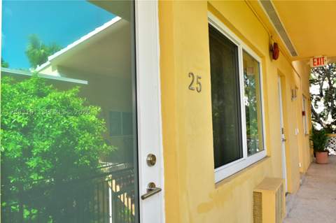 65 Washington Ave 25, Miami Beach FL - photo 14 of 17