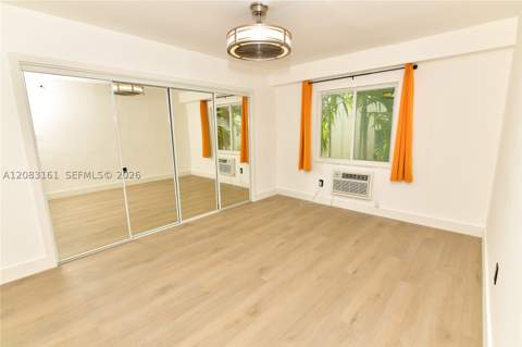 65 Washington Ave 25, Miami Beach FL - photo 9 of 17