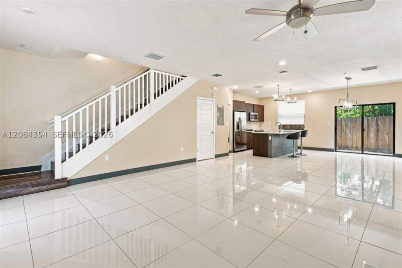 3 bedroom Condominium at 10455 NW 82nd St 10, Highland At Park Central, Doral — photo 4