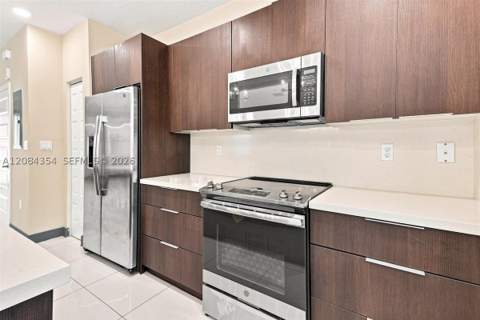 10455 NW 82nd St 10, Doral FL - photo 8 of 42