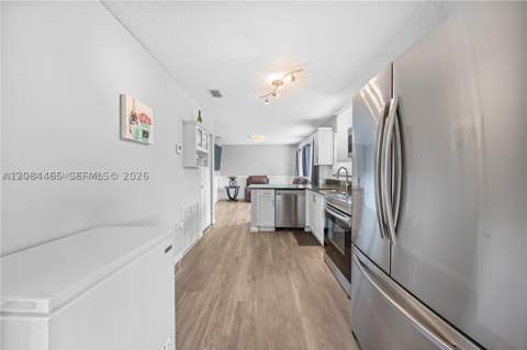 22316 SW 99th Ave, Cutler Bay FL - photo 14 of 29