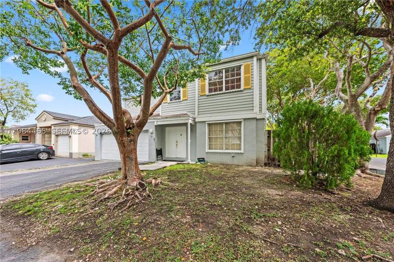 4 bedroom SingleFamilyResidence at 22316 SW 99th Ave, Lakes By The Bay Sec 6, Cutler Bay — photo 2