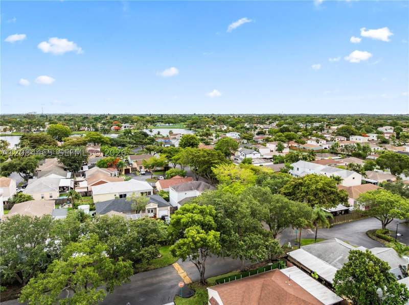 4 bedroom SingleFamilyResidence at 22316 SW 99th Ave, Lakes By The Bay Sec 6, Cutler Bay — photo 3