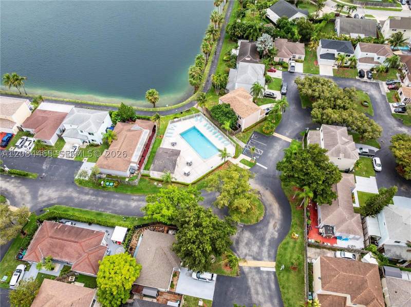 4 bedroom SingleFamilyResidence at 22316 SW 99th Ave, Lakes By The Bay Sec 6, Cutler Bay — photo 5