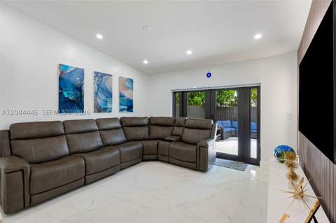 17374 NW 66th Pl, Hialeah FL - photo 10 of 32