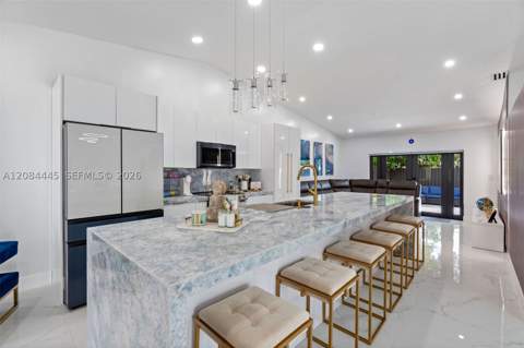 17374 NW 66th Pl, Hialeah FL - photo 8 of 32