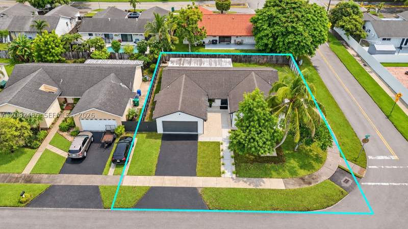 4 bedroom SingleFamilyResidence at 11000 SW 141st Ave, Shores Calusa, Miami — photo 3