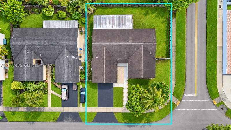 4 bedroom SingleFamilyResidence at 11000 SW 141st Ave, Shores Calusa, Miami — photo 4