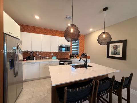 8316 NW 43rd St, Doral FL - photo 10 of 24