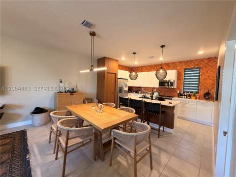 8316 NW 43rd St, Doral FL - photo 7 of 24