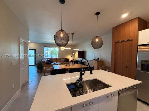 8316 NW 43rd St, Doral FL - photo 8 of 24