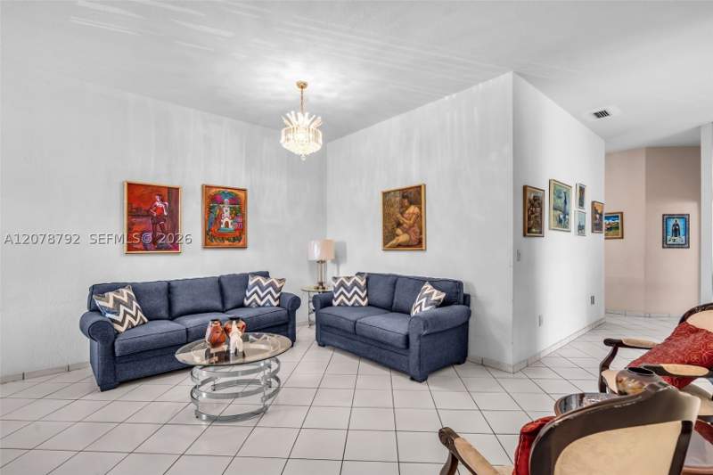 4 bedroom SingleFamilyResidence at 9053 NW 146th Ter, Florida Tropical Estates, Miami Lakes — photo 4