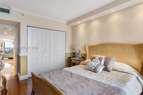21205 Yacht Club Dr 2405+Den, Aventura FL - photo 15 of 37